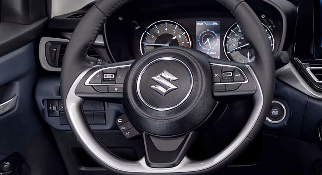 Volante forrado en piel en forma D